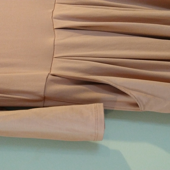 Dress - Picture 3 of 7